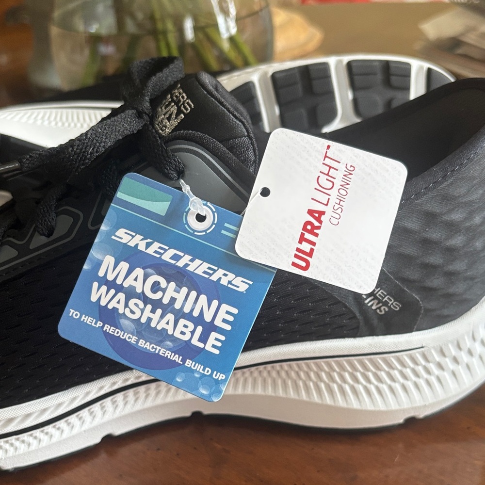 Skechers Black and White Mesh Slip-in Sneakers 9.5 - Picture 6 of 9